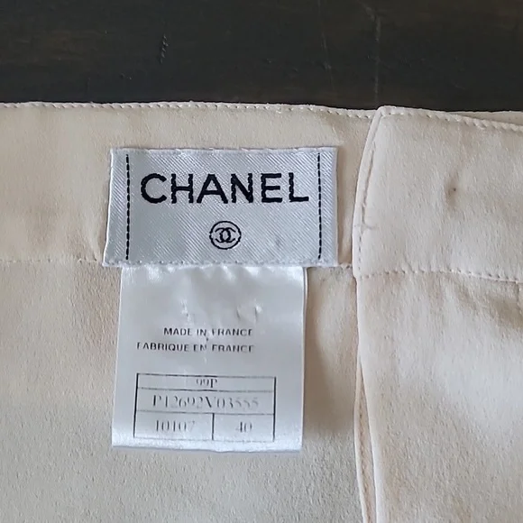 CHANEL 100% silk top CC buttons on the back size 40 - Picture 4 of 12